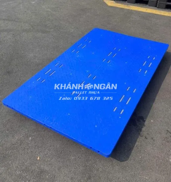 Sản phẩm mới ra lò Pallet nhựa 1811 – 9 gù – 6 lõi thép