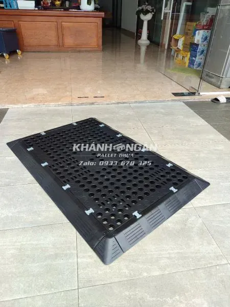 Pallet nhựa phiên bản mới, cải tiến mới kích thước 1000x600x40mm