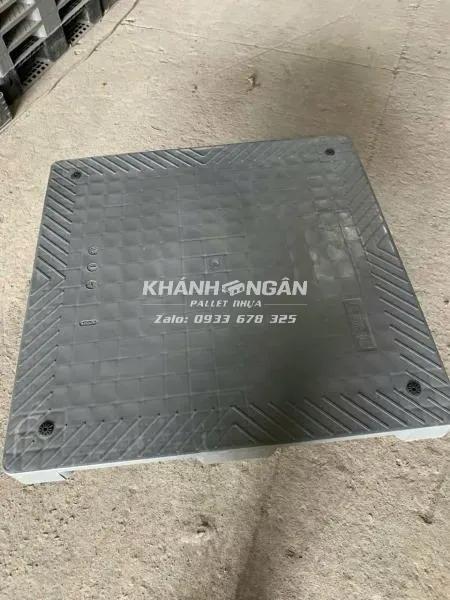 Pallet nhựa cũ kích thước 1000x1000x850mm