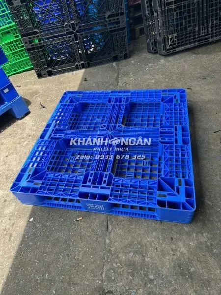 Pallet nhựa cũ kích thước 1100x1100x150mm