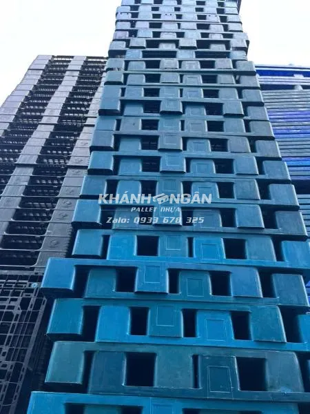 Pallet nhựa cũ kích thước 1200x1000x150mm 