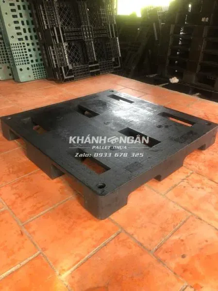 Pallet nhựa cũ kt1100x1100x140mm đen khuyết