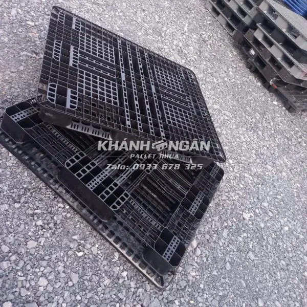 Pallet nhựa cũ tai bèo kích thước 1100x1300x150mm 