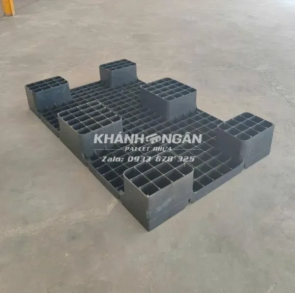 Phiên bản cải tiến mới Pallet nhựa liền khối kích thước 1000x600x135mm 