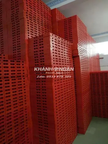 Pallet nhựa lót sàn sân khấu kích thước 500x1000x50mm