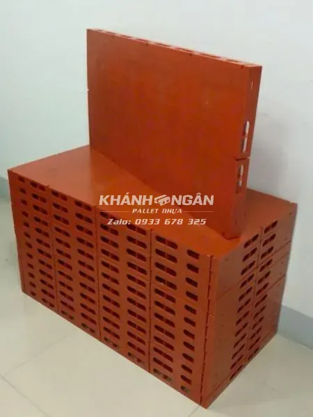 Pallet nhựa lót sàn sân khấu kích thước 500x1000x50mm