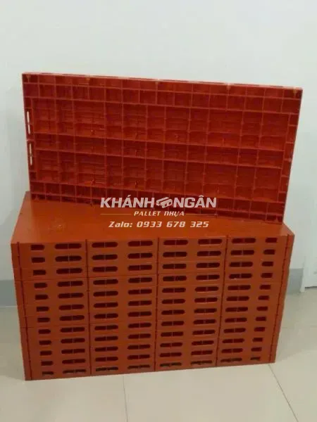 Pallet nhựa lót sàn sân khấu kích thước 500x1000x50mm