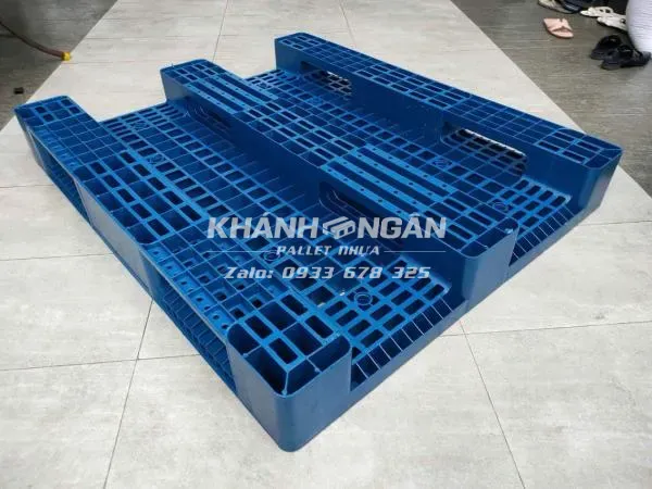 Pallet nhựa mới kích thước 1200x1000x150mm ba chân suốt