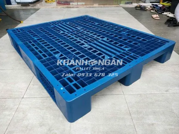 Pallet nhựa mới kích thước 1200x1000x150mm ba chân suốt