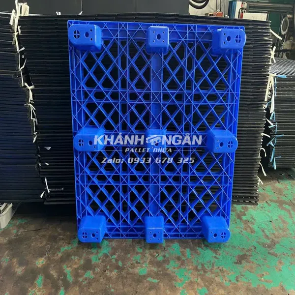 Pallet nhựa mới kích thước 1200x1000x140mm màu xanh dương