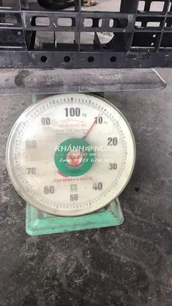 Pallet nhựa cũ kích thước 1200x1100x120mm